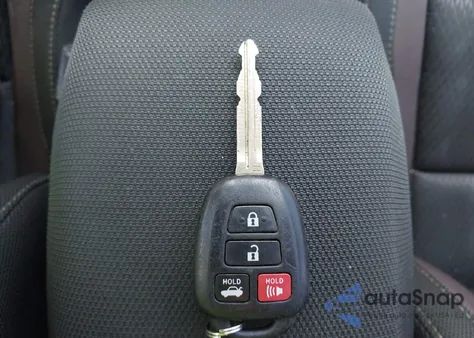 2018 Toyota Corolla Le из США, поврежденный, VIN 5YFBURHE3JP808397